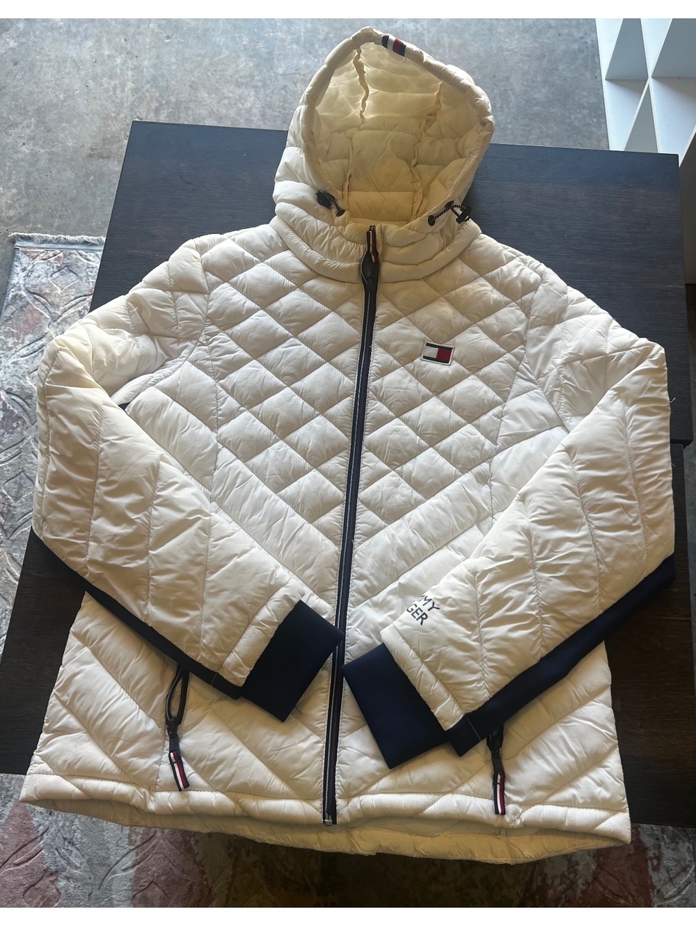 Tommy Hilfiger Women’s L White Quilted Puffer Jacket Hooded Sorona Packable